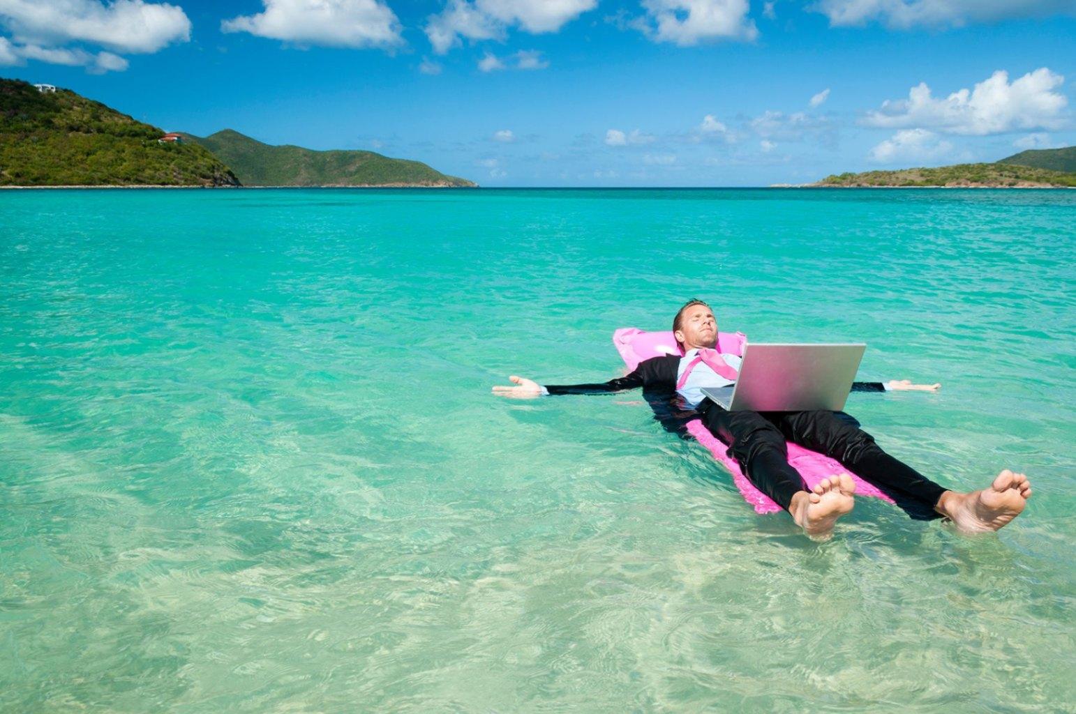 Workstation op Bonaire: werken met uitzicht op zee image