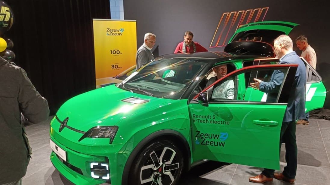 Renault 5 VIP Event: A great success at Zeeuw & Zeeuw Renault! image